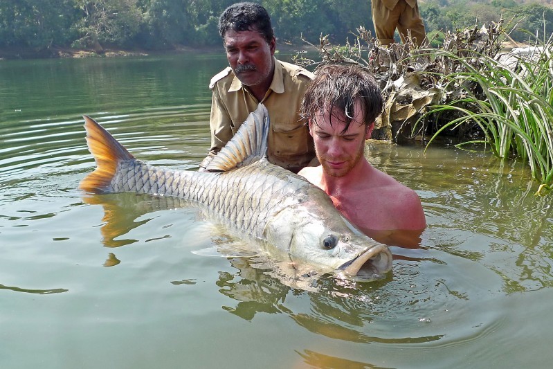 David-Lambert-with-Hump-backed-Mahseer-from-River-Cauvery